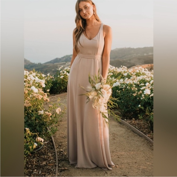 Show Me Your MuMu Dresses & Skirts - NWT Show Me Your MuMu Jenn Maxi Dress in Soft Beige Chiffon